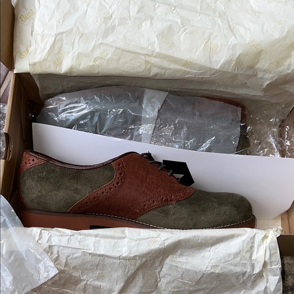 G.H. Bass & Co. Brown and Green Oxford Shoes - Picture 3 of 9